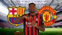 Pemain sepak bola mengenakan jersey AC Milan di stadion, dengan logo Barcelona dan Manchester United.
