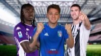 Tiga pemain sepak bola dari AS Roma dan Juventus di stadion.
