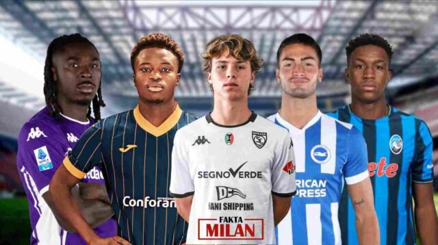 Pemain muda AC Milan dengan seragam klub di stadion.